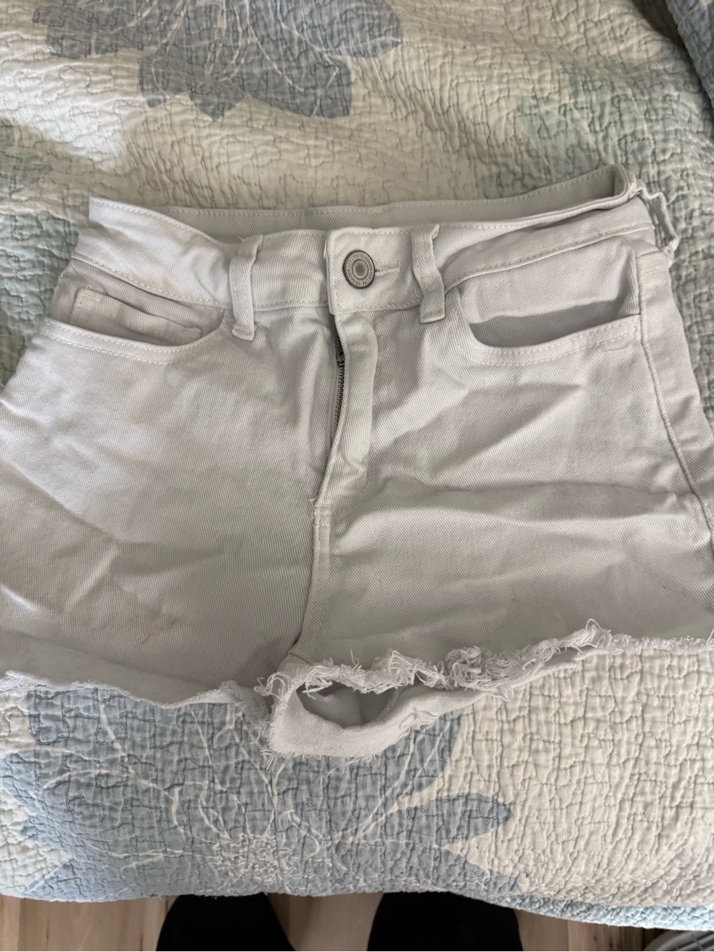 SO White High-Rise Frayed Hem Jean Shorts